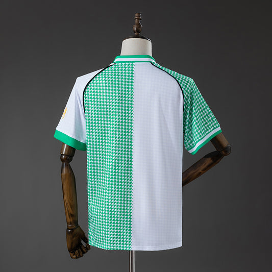 Camiseta Racing de Santander 125 aniversario detalle escudo histórico – Cortita y al Pie