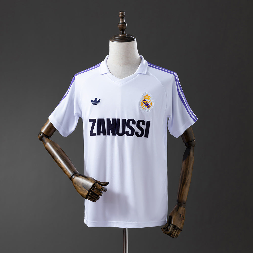 Camiseta retro Real Madrid 1984/85 primera equipación blanca histórica LaLiga – Cortita y al Pie
