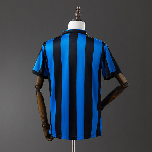 Camiseta retro Inter de Milán 1988/89 primera equipación detalle escudo clásico – Cortita y al Pie