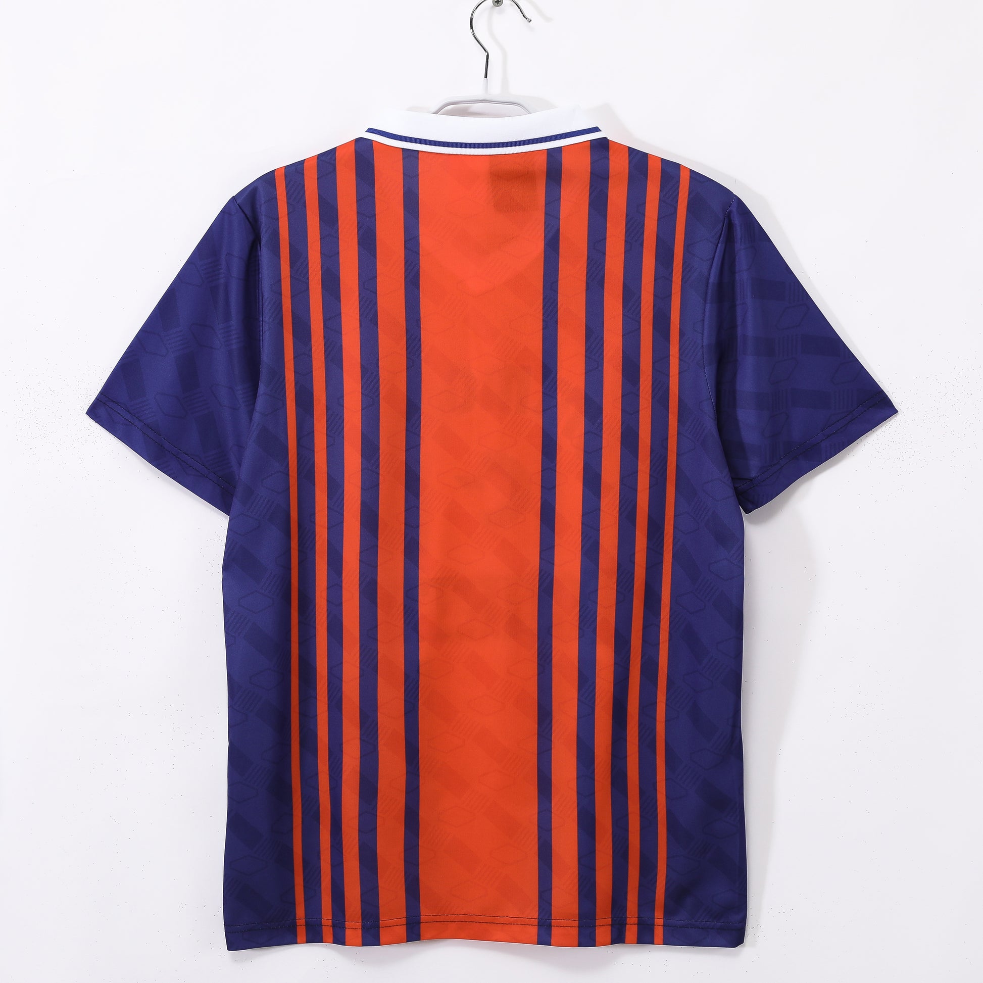 Camiseta retro PSG 1993/94 primera equipación detalle escudo – Cortita y al Pie