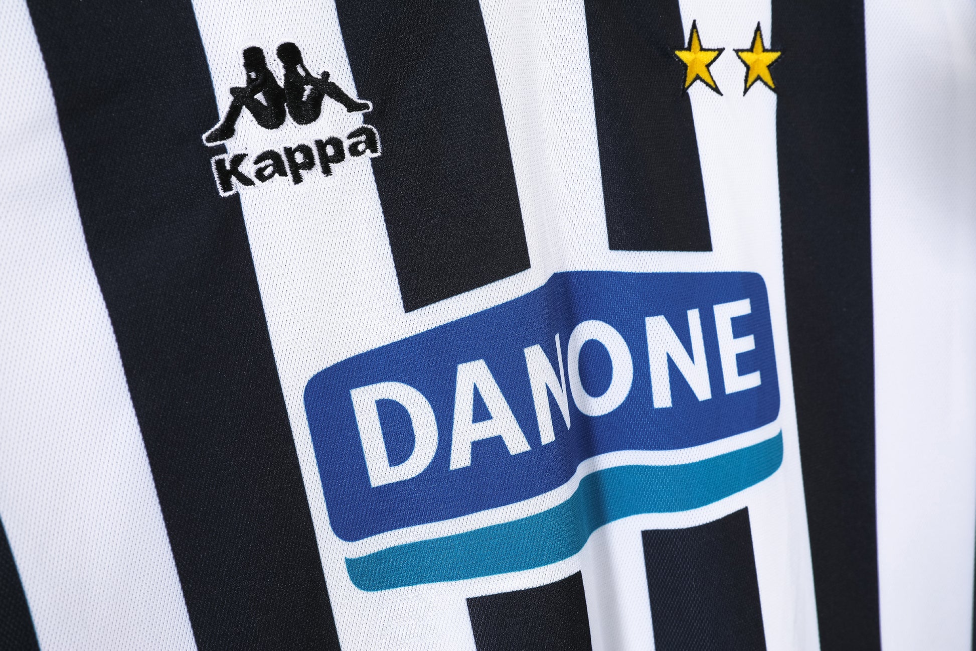 Camiseta retro Juventus 1994/95 primera equipación lateral bianconeri – Cortita y al Pie