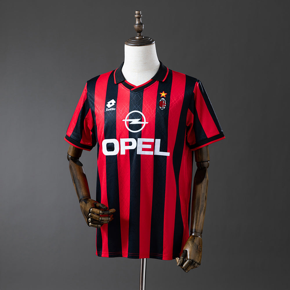Camiseta retro AC Milan 1995/96 primera equipación roja negra Maldini Weah Serie A – Cortita y al Pie