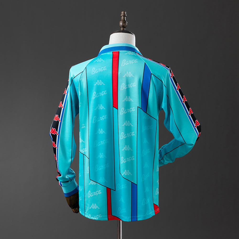 Camiseta retro FC Barcelona 1996/97 segunda equipación manga larga detalle escudo – Cortita y al Pie