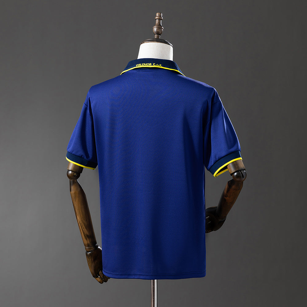 Camiseta retro Valencia CF 1996/97 segunda equipación naranja detalle escudo – Cortita y al Pie