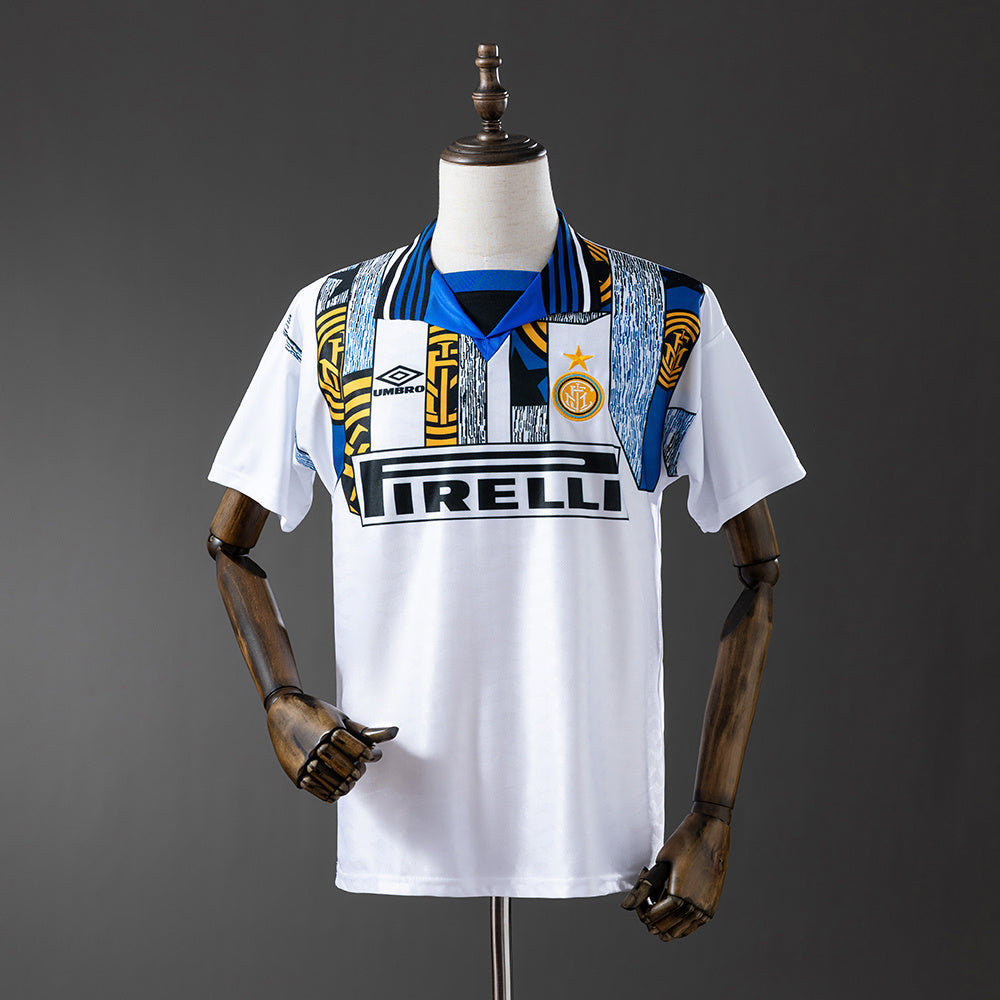 Camiseta retro Inter de Milán 1995/96 segunda equipación blanca Zamorano – Cortita y al Pie