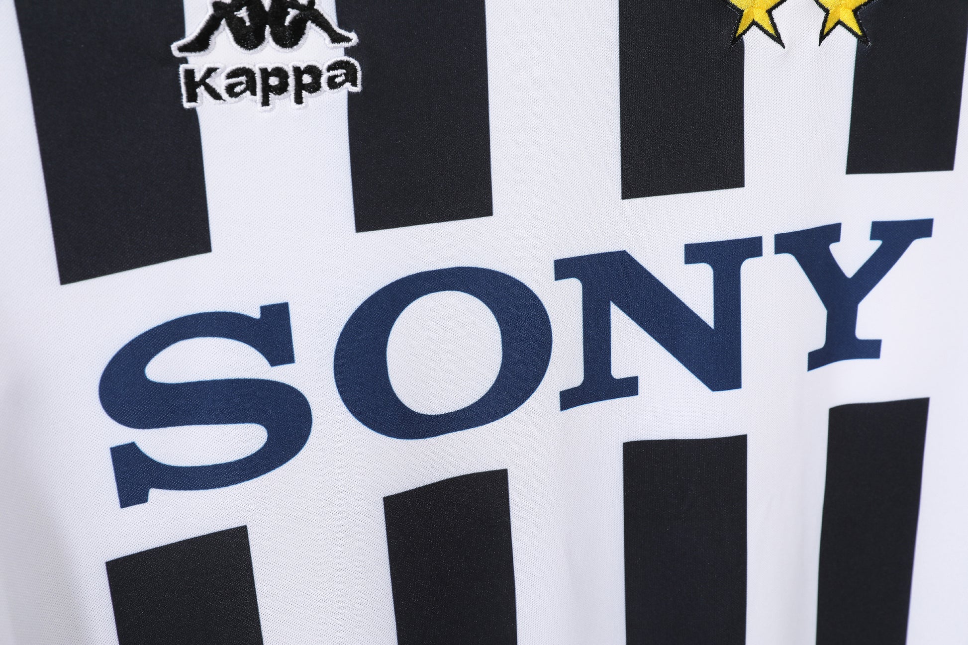 Camiseta retro Juventus 1996/97 primera equipación lateral Del Piero – Cortita y al Pie