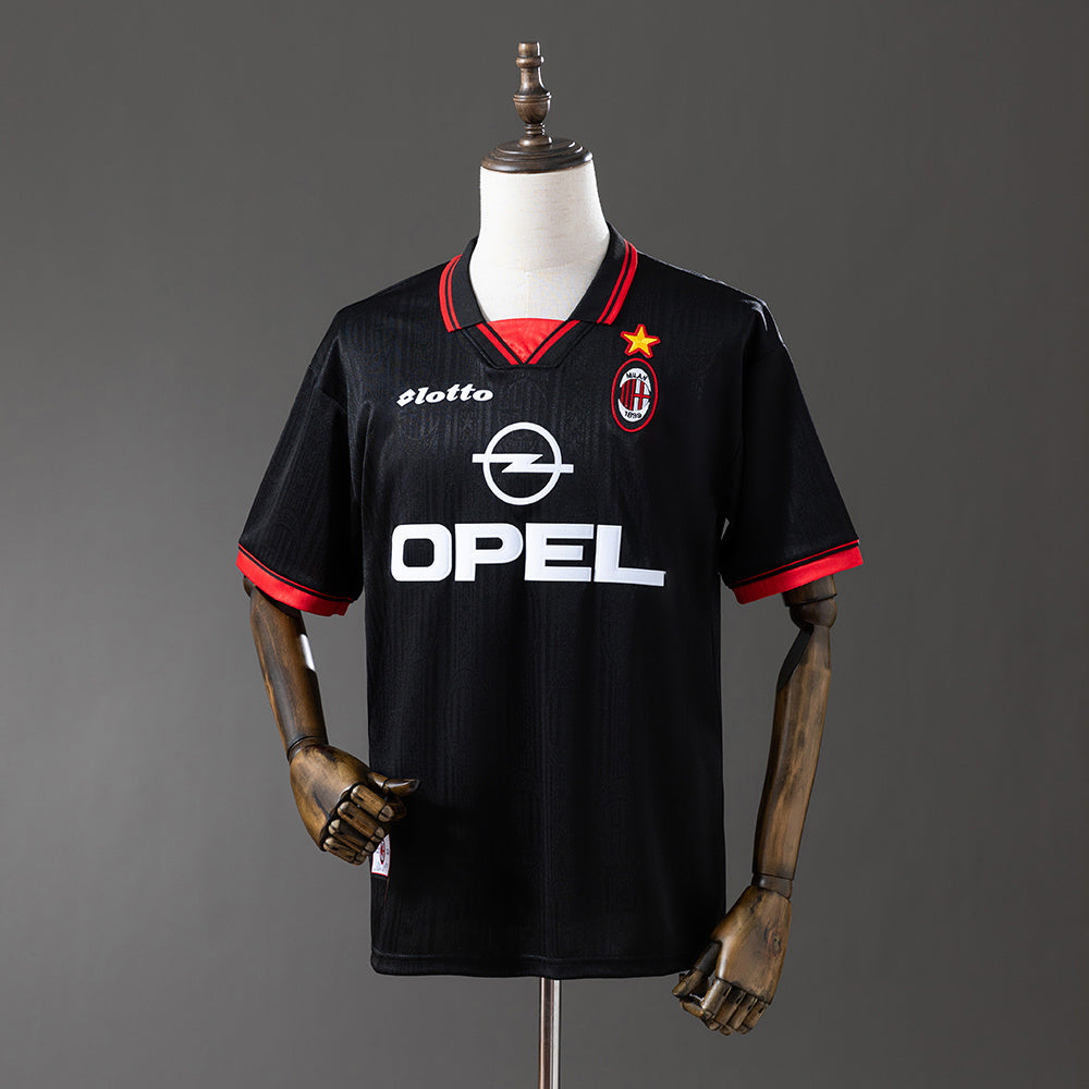 Camiseta retro AC Milan 1997/98 segunda equipación blanca Serie A – Cortita y al Pie