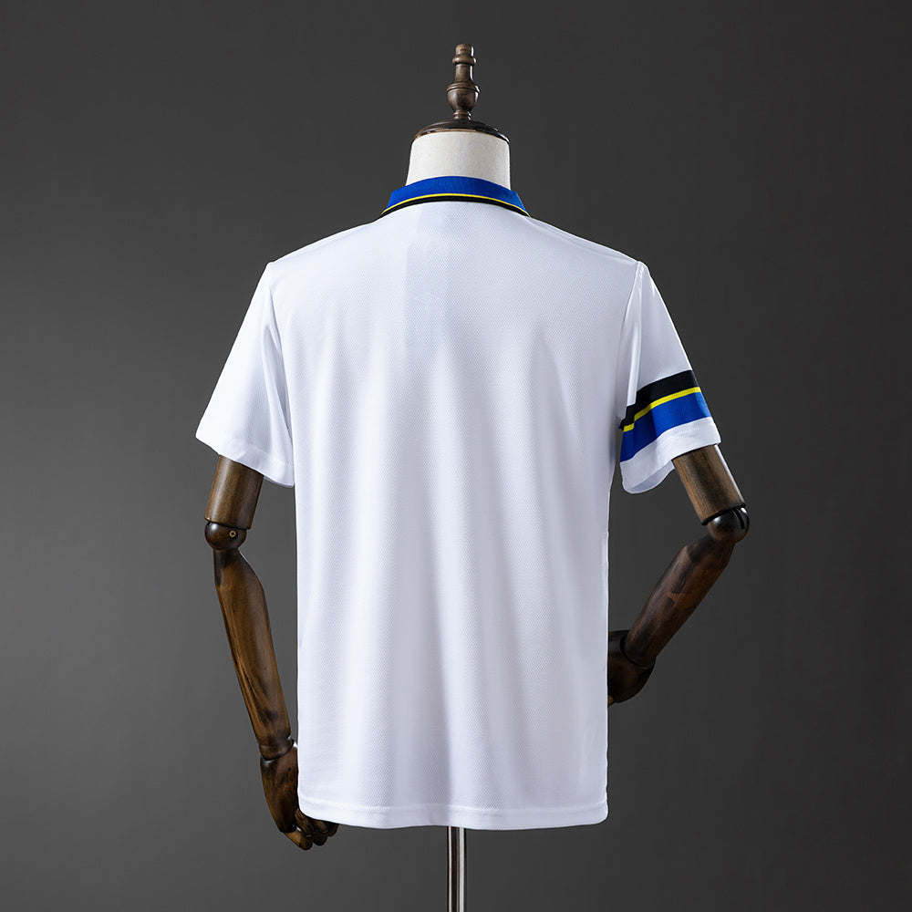 Camiseta retro Inter de Milán 1997/98 tercera equipación detalle Ronaldo Copa UEFA – Cortita y al Pie
