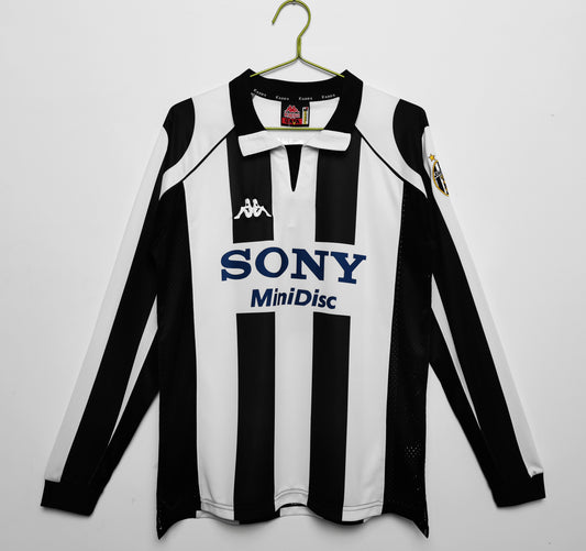 Camiseta retro Juventus 1997/98 primera equipación manga larga Zidane Del Piero – Cortita y al Pie