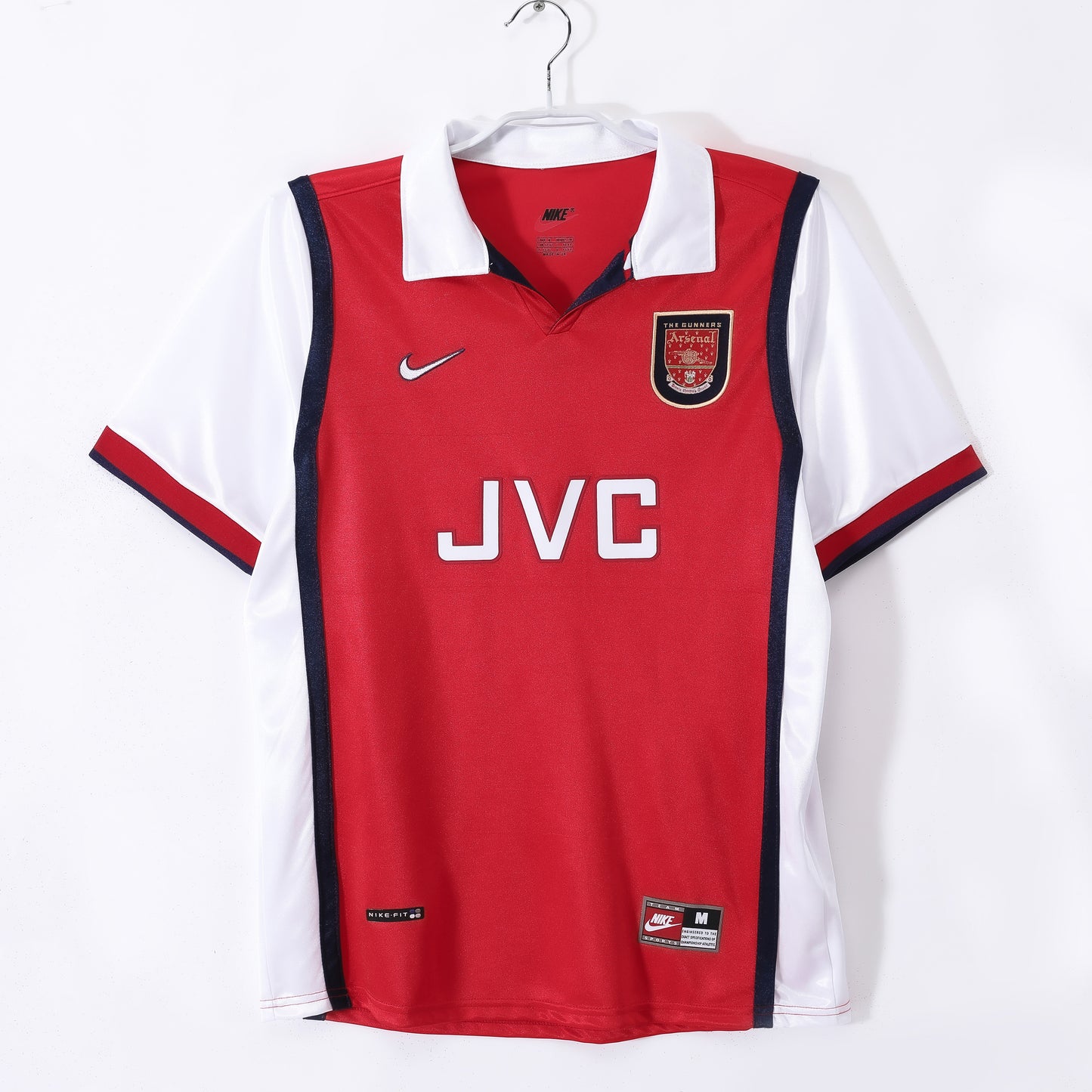 Camiseta retro Arsenal 1998/99 primera equipación roja Bergkamp Overmars Premiership – Cortita y al Pie