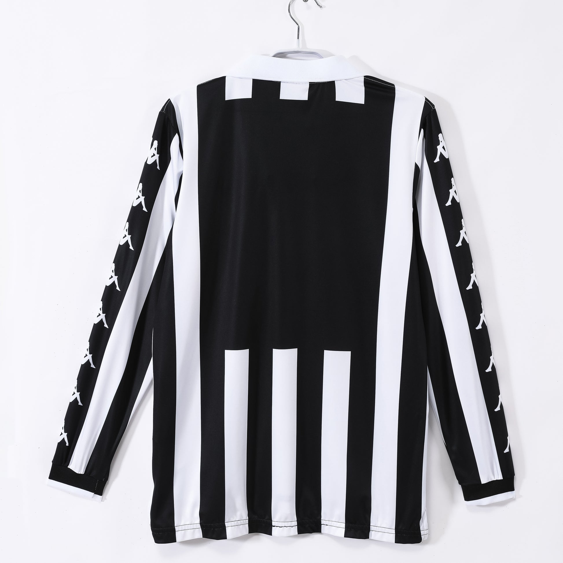 Camiseta retro Juventus 1999/00 primera equipación manga larga detalle escudo – Cortita y al Pie