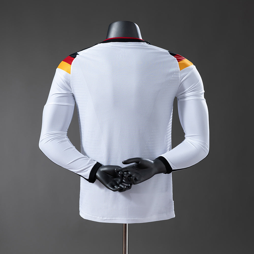 Camiseta Alemania Mundial 2026 primera equipación versión jugador manga larga detalle – Cortita y al Pie