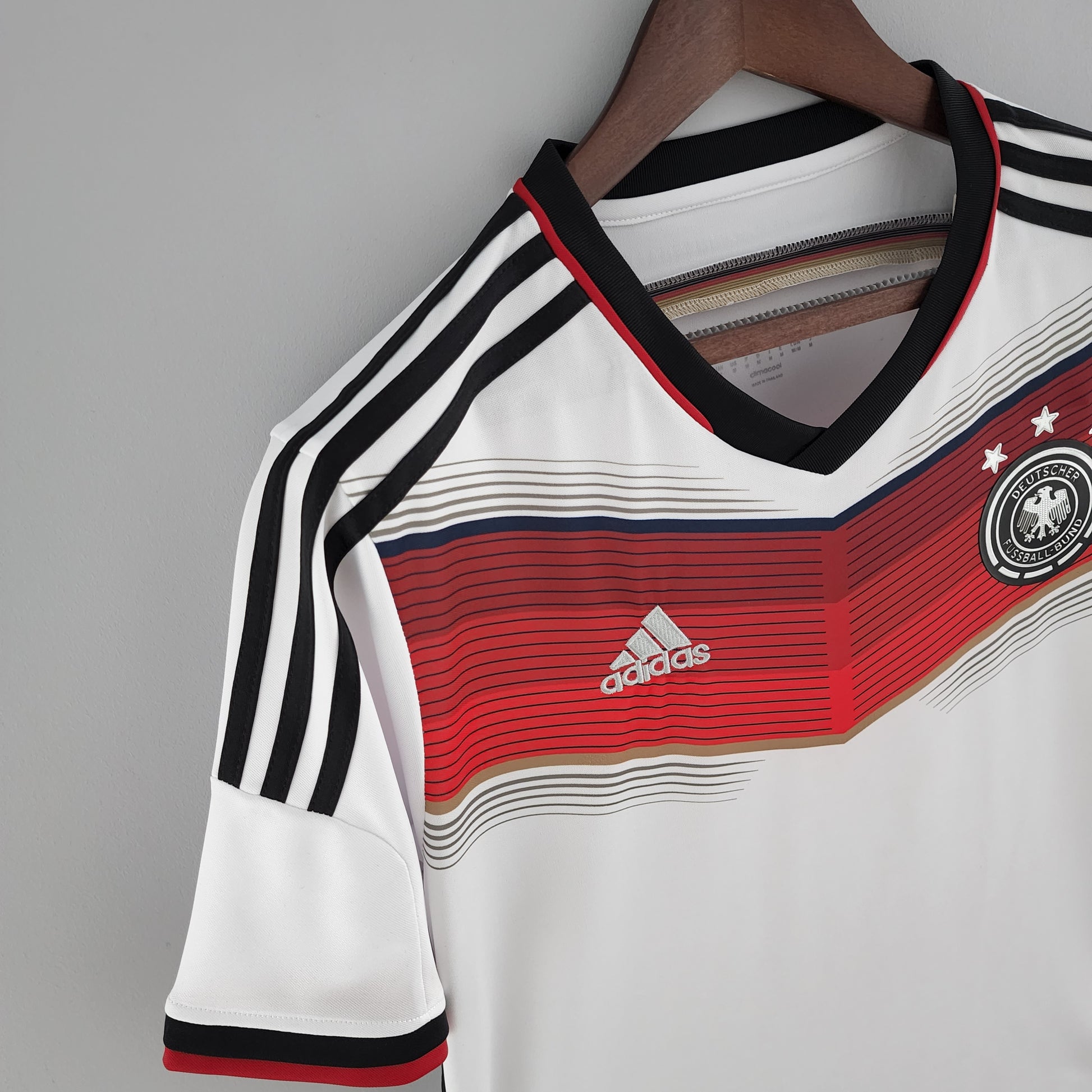 Camiseta retro Alemania 2014 primera equipación vista trasera campeón Brasil – Cortita y al Pie