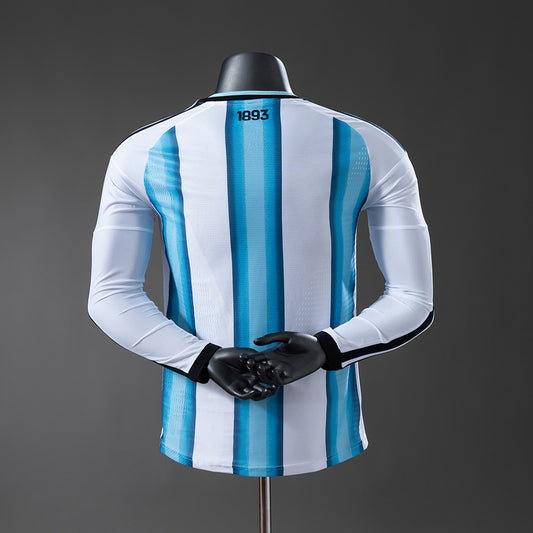 Camiseta Argentina Mundial 2026 primera equipación versión jugador manga larga detalle – Cortita y al Pie