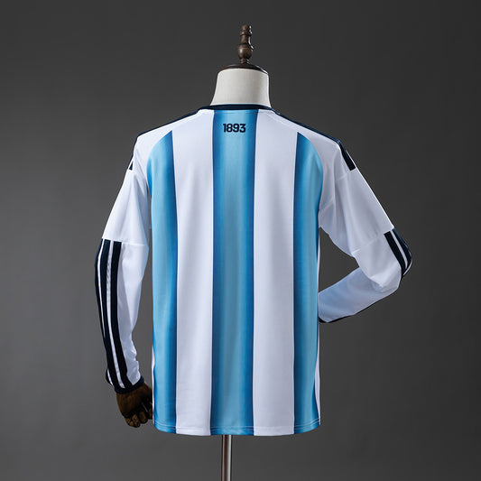 Camiseta Argentina Mundial 2026 primera equipación versión fan manga larga detalle – Cortita y al Pie