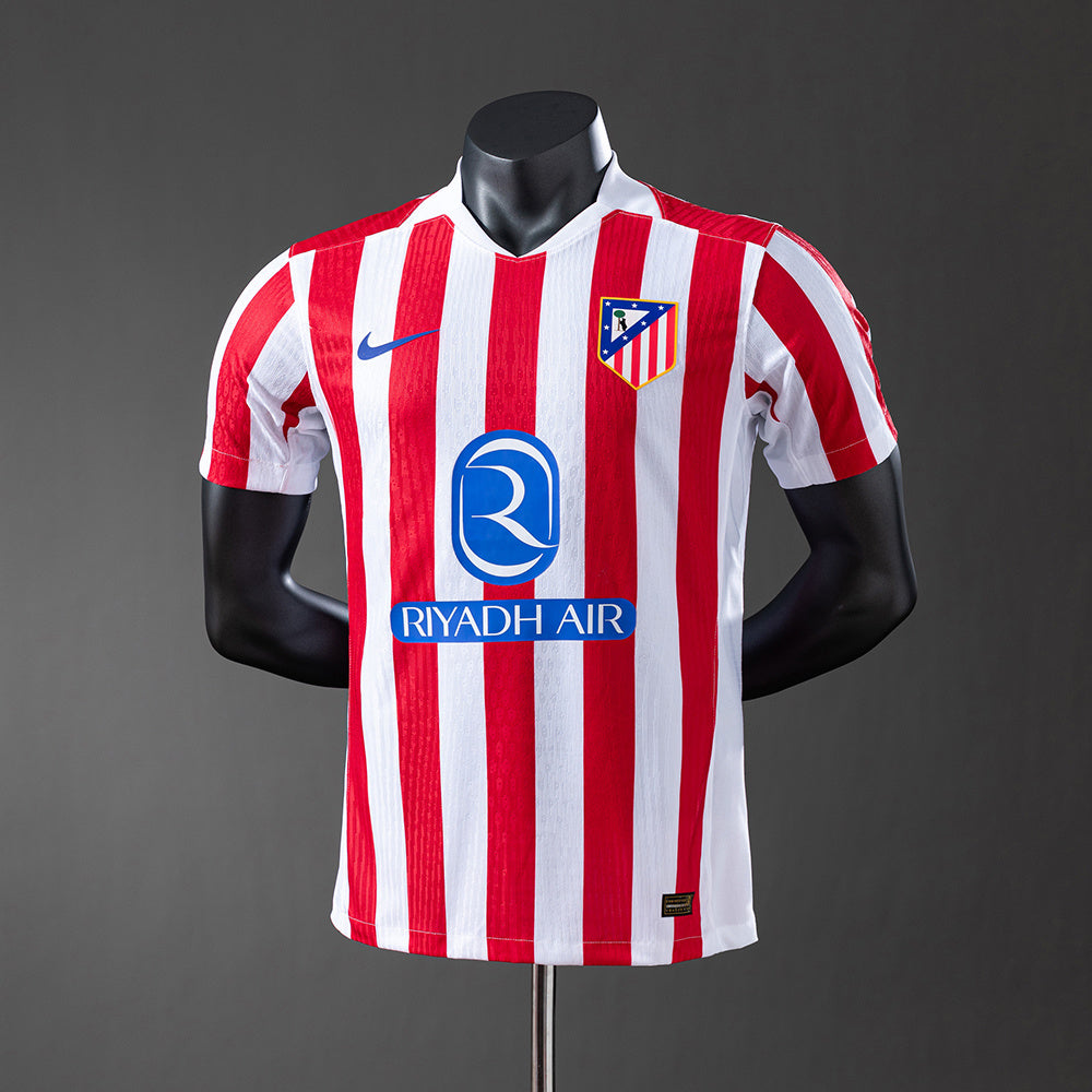 Camiseta Atlético de Madrid 2025/26 primera equipación versión jugador Metropolitano – Cortita y al Pie