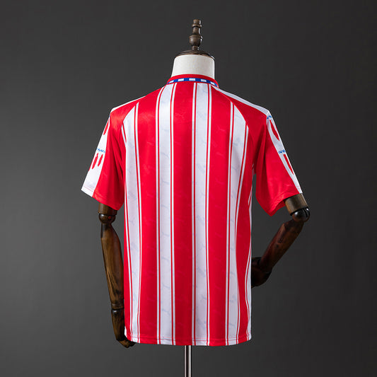 Camiseta retro Atlético de Madrid 1994/95 primera equipación detalle rojiblanco escudo – Cortita y al Pie