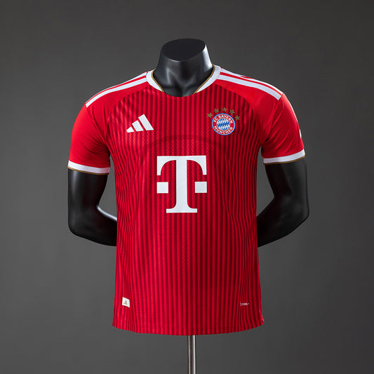 Camiseta Bayern Múnich 2026/27 primera equipación versión jugador roja Allianz Arena – Cortita y al Pie