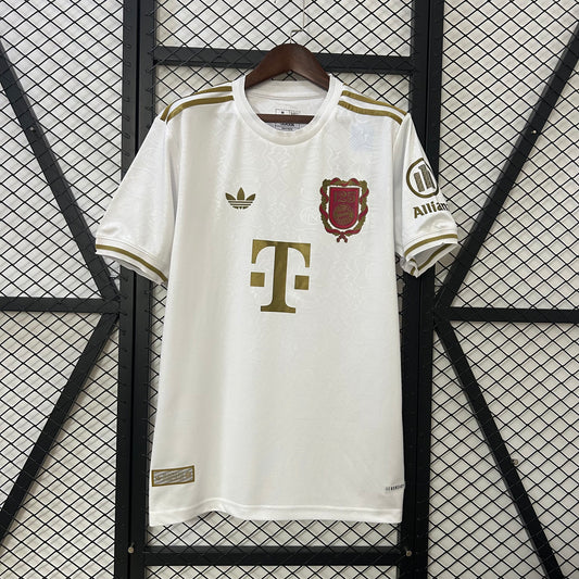 Camiseta Bayern Múnich 125 aniversario segunda equipación versión fan Allianz – Cortita y al Pie