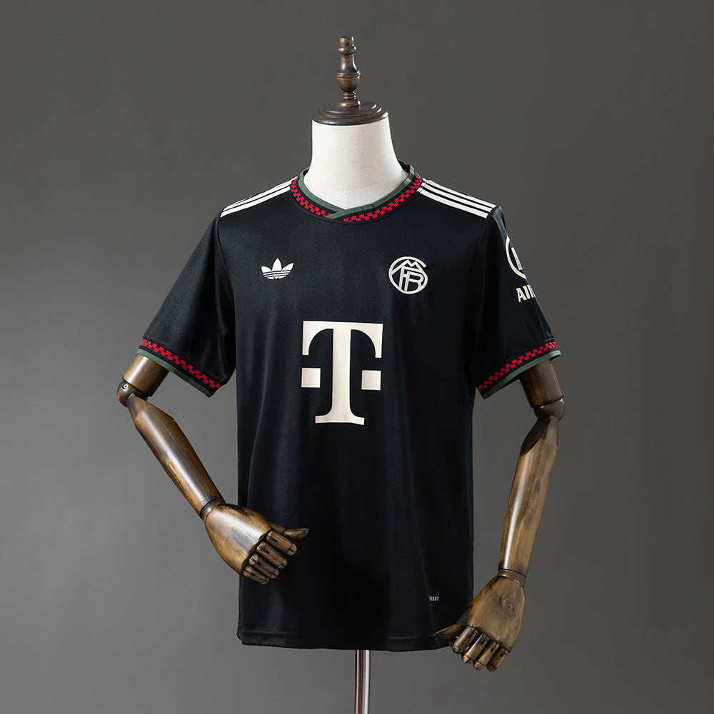 Camiseta Bayern Múnich 2025/26 tercera equipación versión fan Allianz Arena – Cortita y al Pie