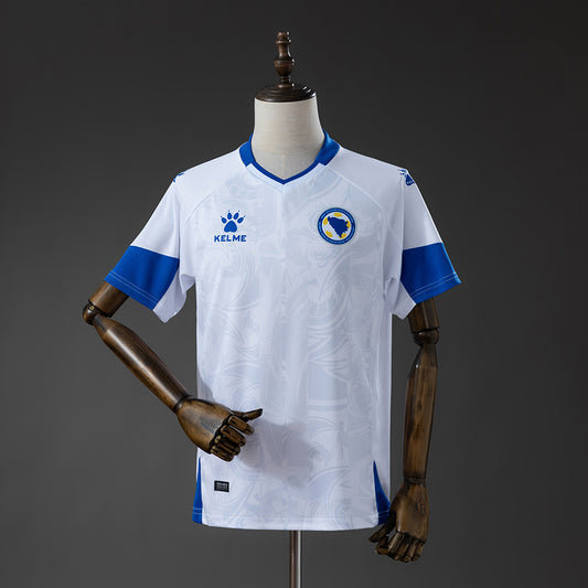 Camiseta Bosnia y Herzegovina Mundial 2026 segunda equipación versión fan blanca – Cortita y al Pie