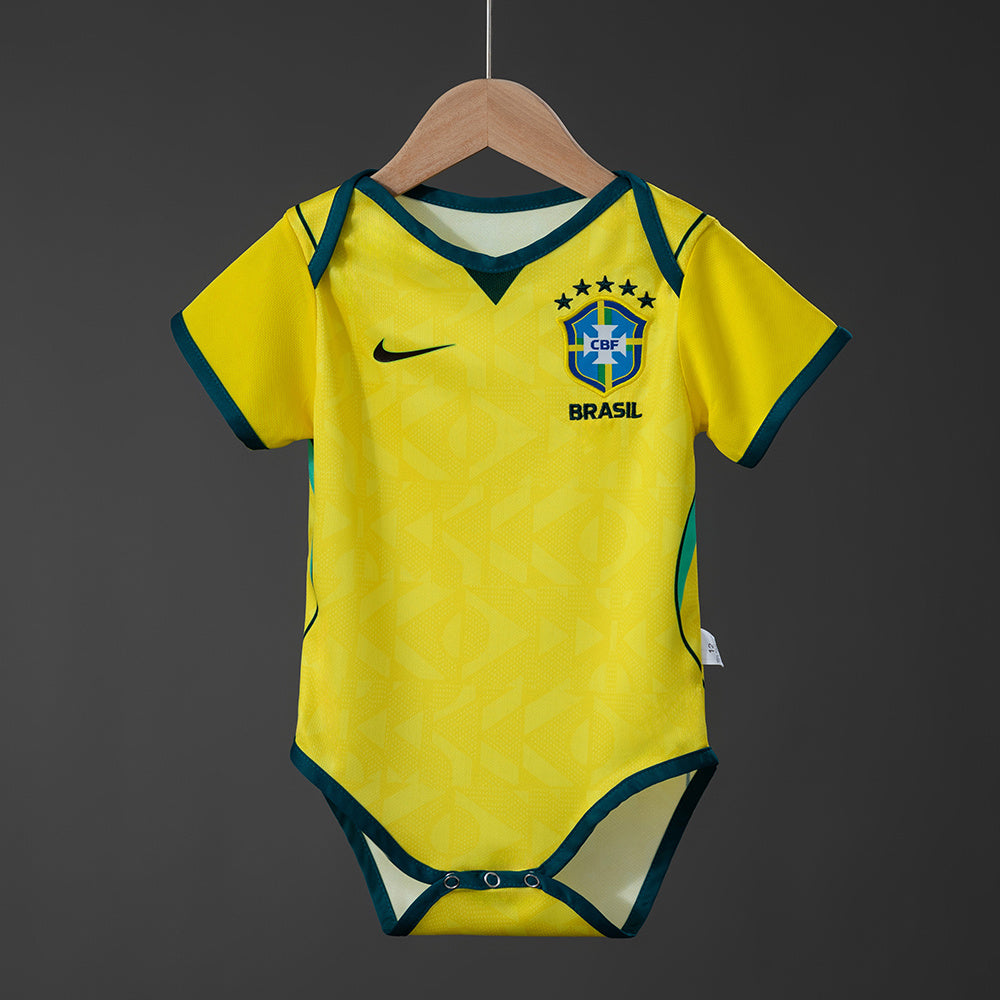 Body Brasil Mundial 2026 primera equipación versión bebé amarilla Canarinha – Cortita y al Pie
