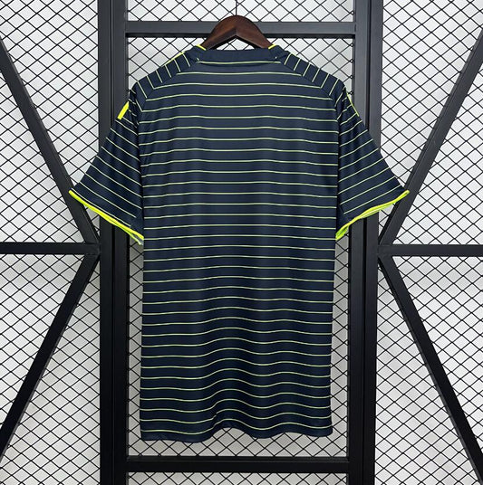 Camiseta Celtic 2025/26 segunda equipación versión fan detalle escudo – Cortita y al Pie