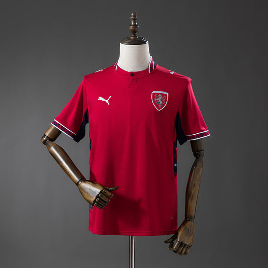 Camiseta República Checa Mundial 2026 primera equipación versión fan roja – Cortita y al Pie