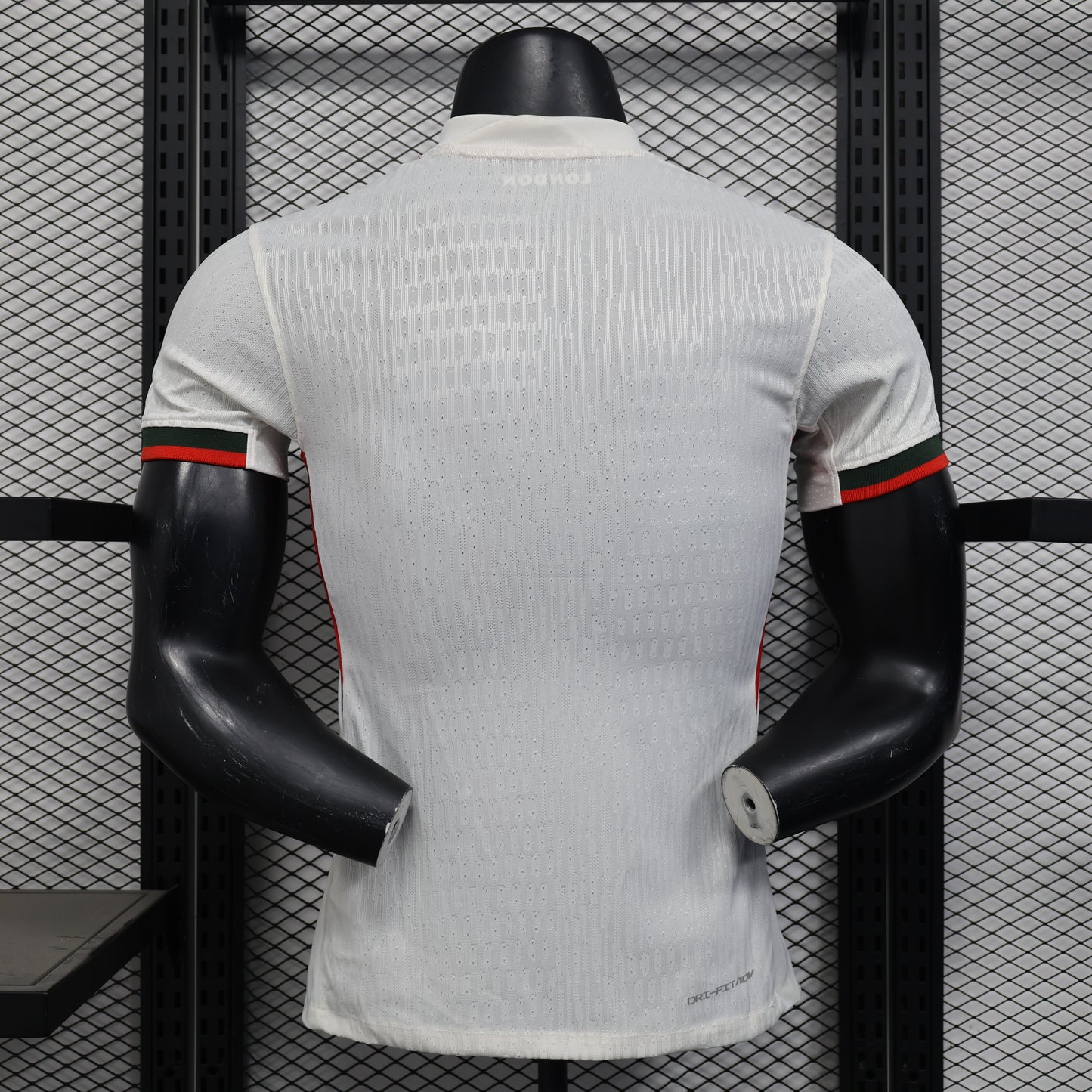 Camiseta Chelsea 2025/26 segunda equipación versión jugador detalle escudo – Cortita y al Pie
