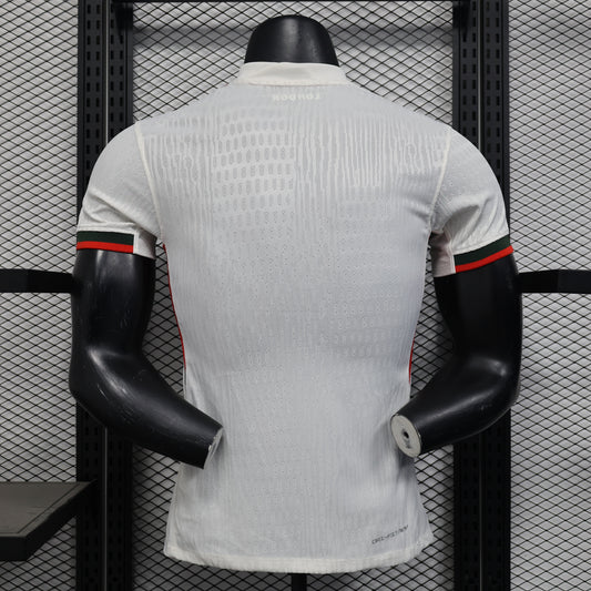Camiseta Chelsea 2025/26 segunda equipación versión jugador detalle escudo – Cortita y al Pie