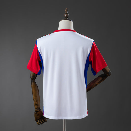 Camiseta Croacia Mundial 2026 primera equipación versión fan cuadros detalle escudo – Cortita y al Pie