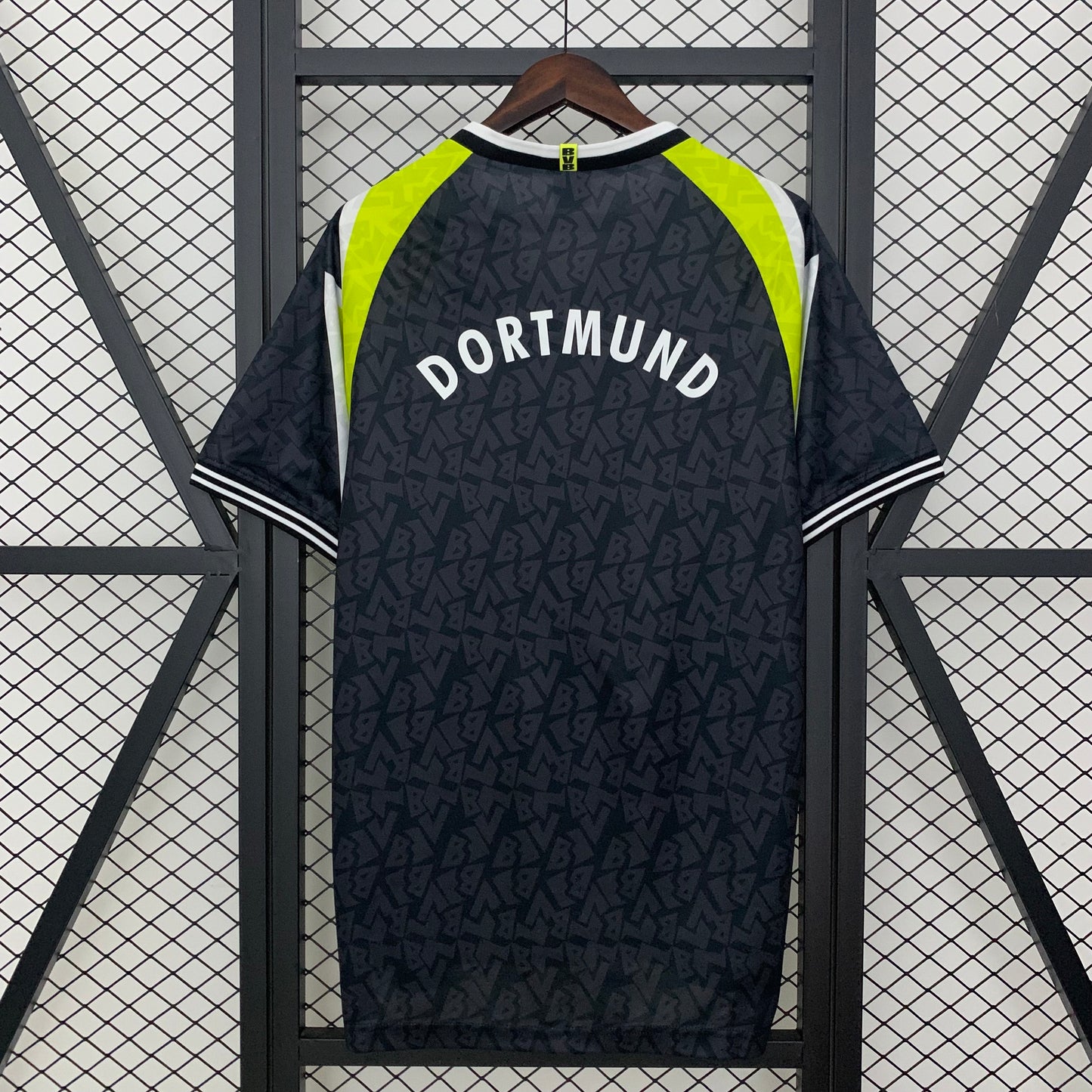 Camiseta retro Borussia Dortmund 1995/96 segunda equipación negra detalle escudo – Cortita y al Pie
