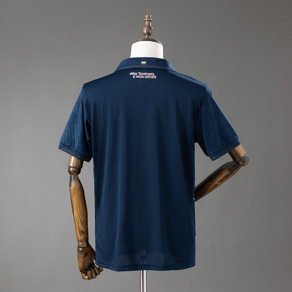 Camiseta Ecuador Mundial 2026 segunda equipación versión fan azul detalle – Cortita y al Pie