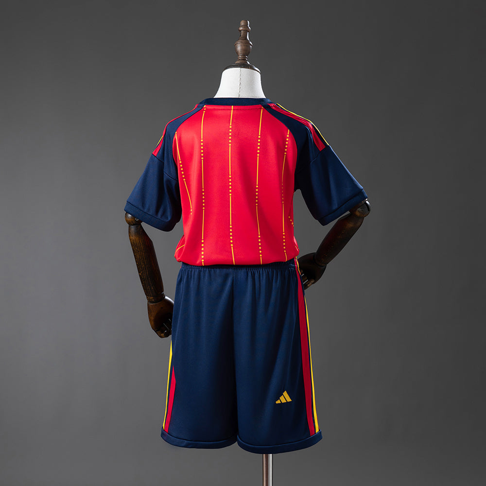 Camiseta España Mundial 2026 primera equipación versión niño detalle escudo – Cortita y al Pie