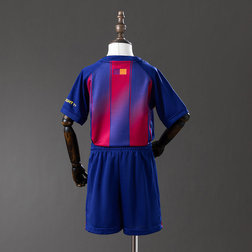 Camiseta Barcelona 2025/26 primera equipación versión niño detalle – Cortita y al Pie