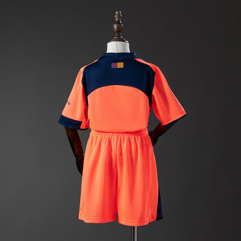Camiseta FC Barcelona 2025/26 tercera equipación versión niño detalle – Cortita y al Pie