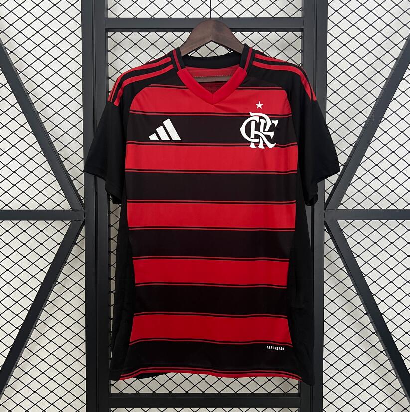 Camiseta Flamengo 2025/26 primera equipación versión fan roja negra Maracanã – Cortita y al Pie