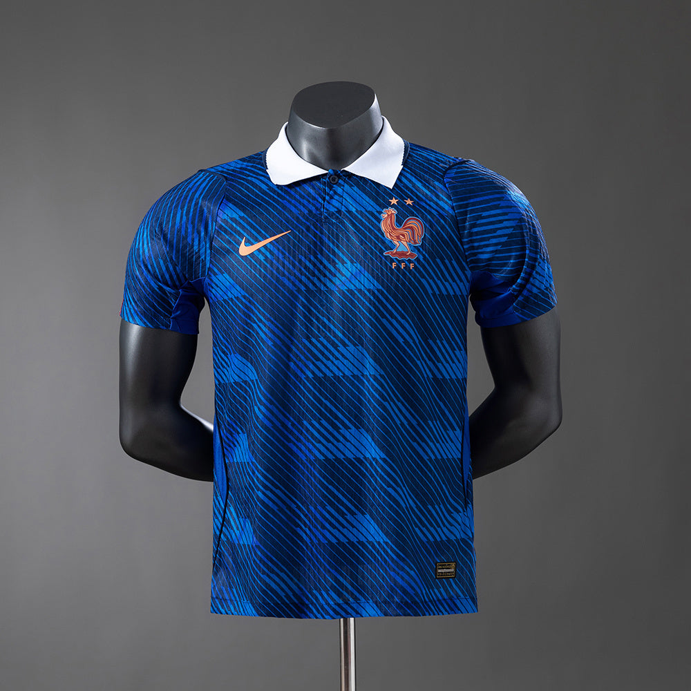 Camiseta Francia Mundial 2026 primera equipación versión jugador azul Mbappé – Cortita y al Pie