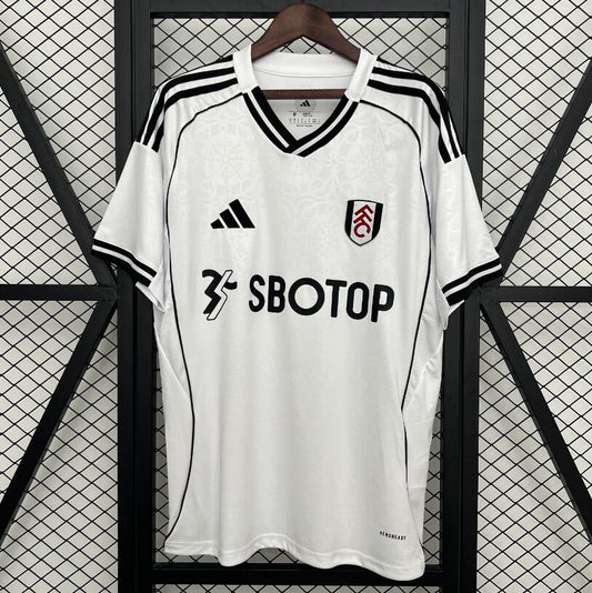 Camiseta Fulham 2025/26 primera equipación versión fan blanca Craven Cottage – Cortita y al Pie