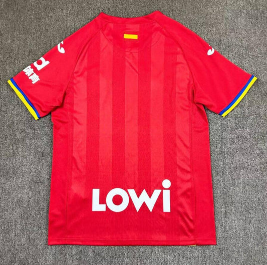 Camiseta Getafe 2025/26 segunda equipación versión fan detalle escudo – Cortita y al Pie
