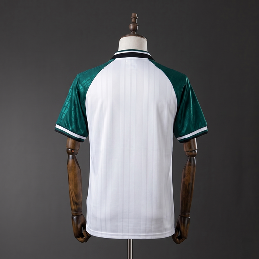 Camiseta retro Liverpool 1993/94 segunda equipación detalle Anfield años 90 – Cortita y al Pie