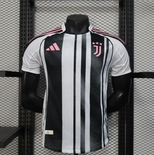 Camiseta Juventus 2025/26 primera equipación versión jugador blanca negra Allianz – Cortita y al Pie