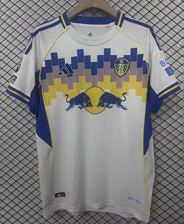 Camiseta Leeds United 2025/26 primera equipación versión fan blanca Elland Road – Cortita y al Pie