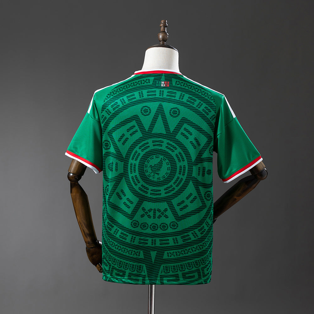 Camiseta México Mundial 2026 primera equipación versión fan detalle escudo FMF – Cortita y al Pie