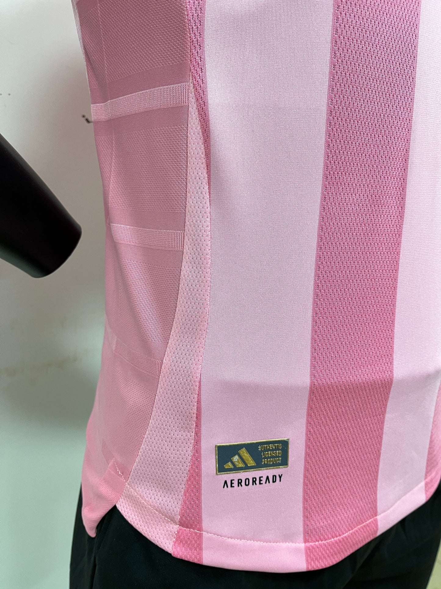 Camiseta Inter Miami 2025/26 primera equipación versión jugador lateral – Cortita y al Pie