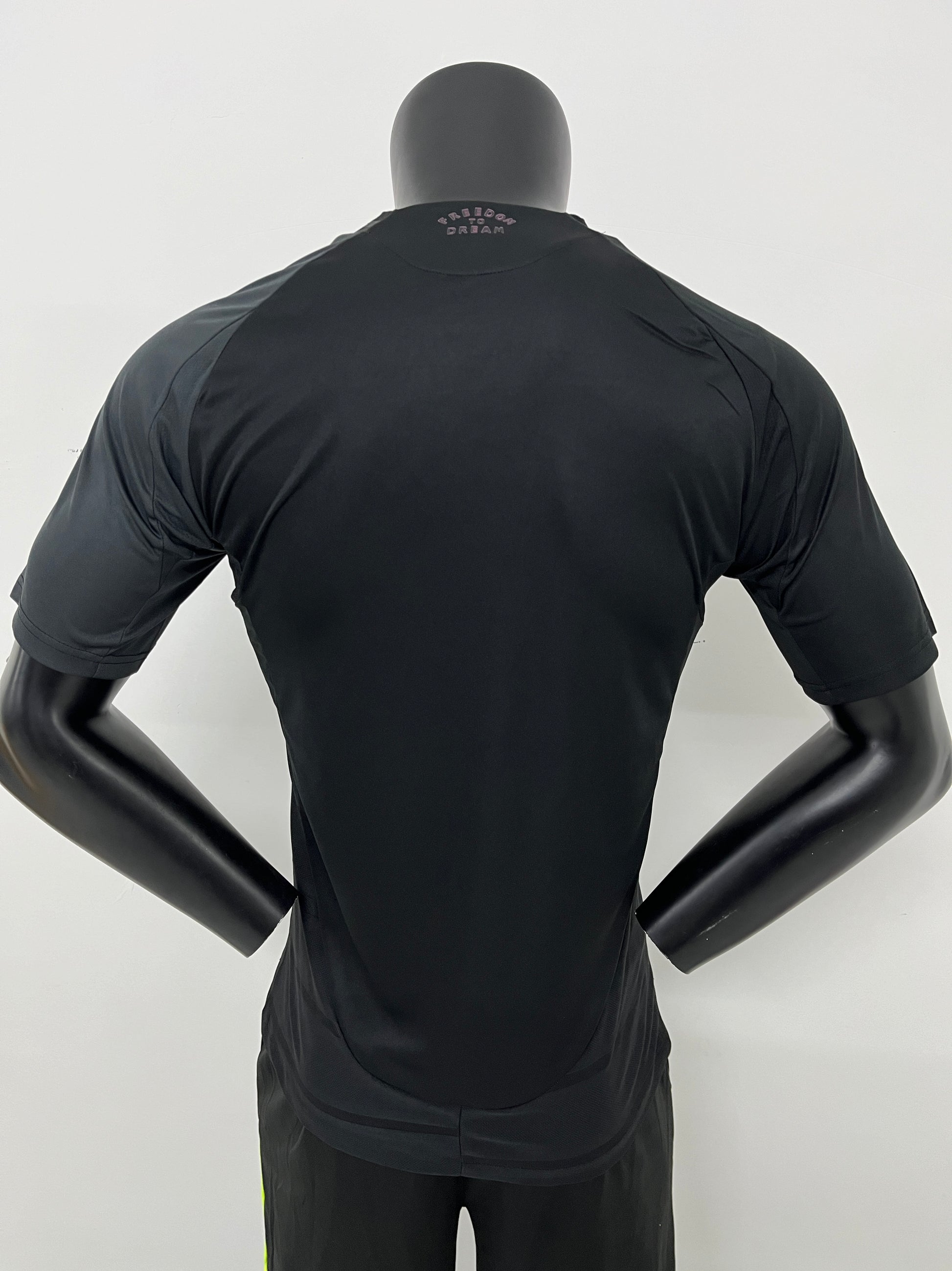 Camiseta Inter Miami 2025/26 segunda equipación versión jugador negra detalle – Cortita y al Pie