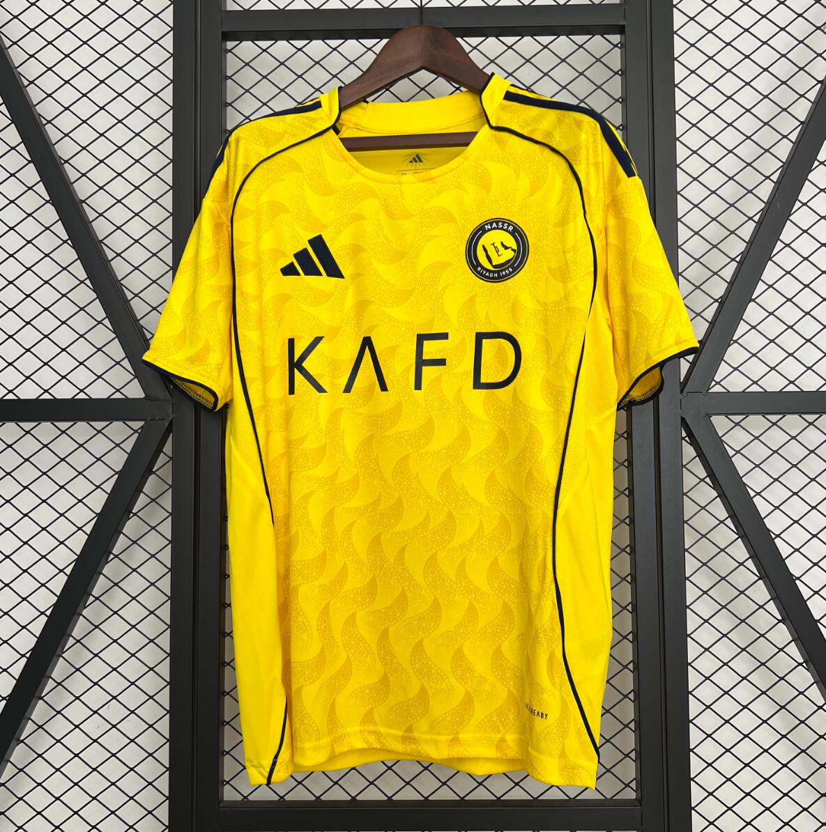 Camiseta Al-Nassr 2025/26 primera equipación versión fan amarilla Cristiano Ronaldo – Cortita y al Pie
