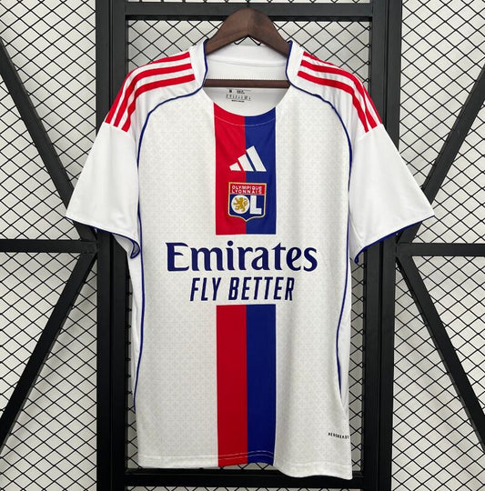 Camiseta Olympique Lyon 2025/26 primera equipación versión fan blanca azul Ligue 1 – Cortita y al Pie