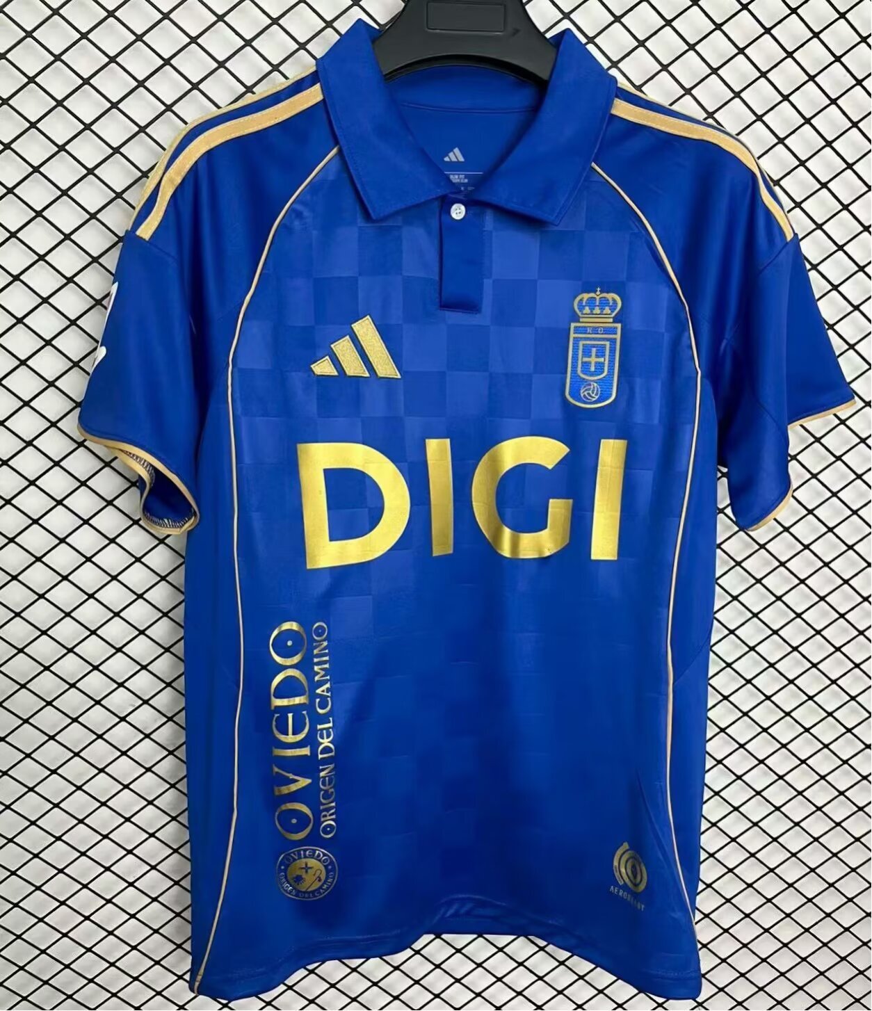 Camiseta Real Oviedo 2025/26 primera equipación versión fan azul Carlos Tartiere – Cortita y al Pie