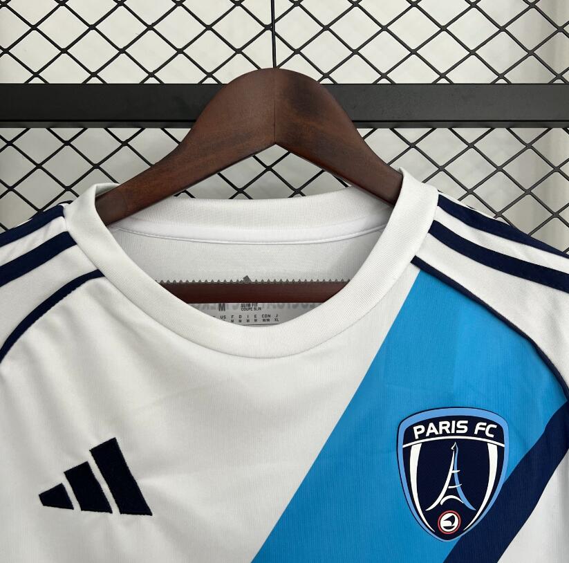 Camiseta Paris FC 2025/26 segunda equipación versión fan lateral – Cortita y al Pie